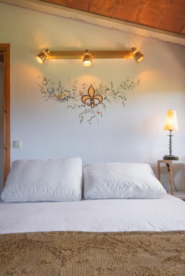 Apartamento duplex rural con chimenea y vistas panorámicas desde la cama Sant Marti Sacalm Esterno foto